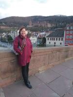 Judith Rossell, writer in residence 2020/22. (Photo: Stadt Heidelberg) Judith Rossell, writer in residence 2020/22, on the Old Bridge in Heidelberg.
