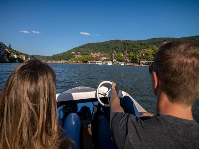 Pedalo tour on the Neckar (Photo: Schwerdt/ Heidelberg Marketing) Pedalo tour on the Neckar (Photo: Schwerdt/ Heidelberg Marketing)
