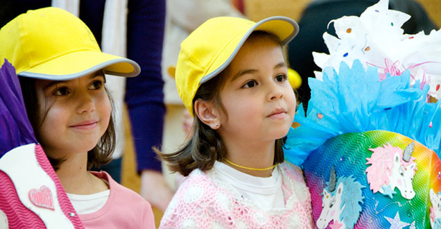 Children enrolling in school (Photo: Mechler)